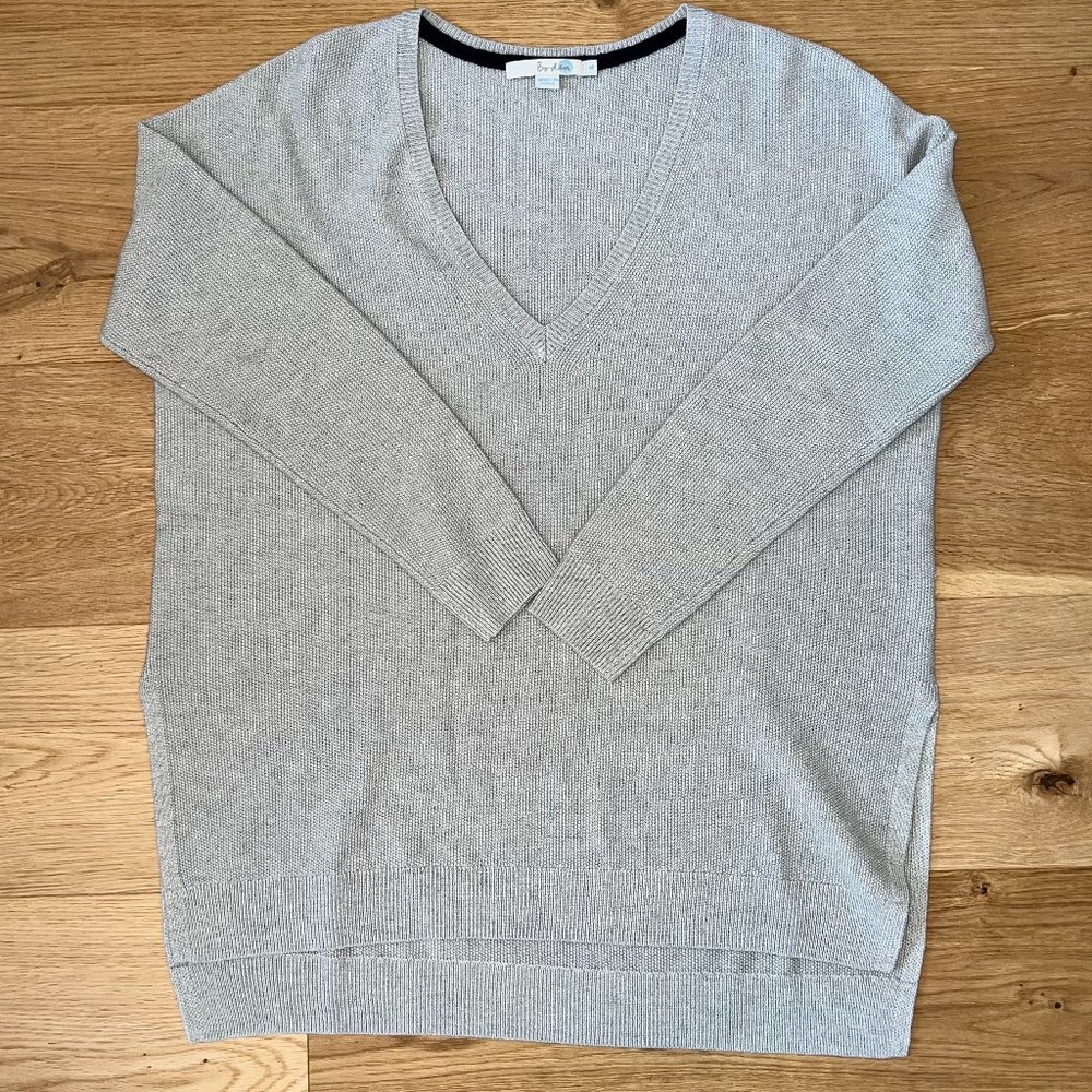 Boden lightweight v-neck sweater gray Size S like new